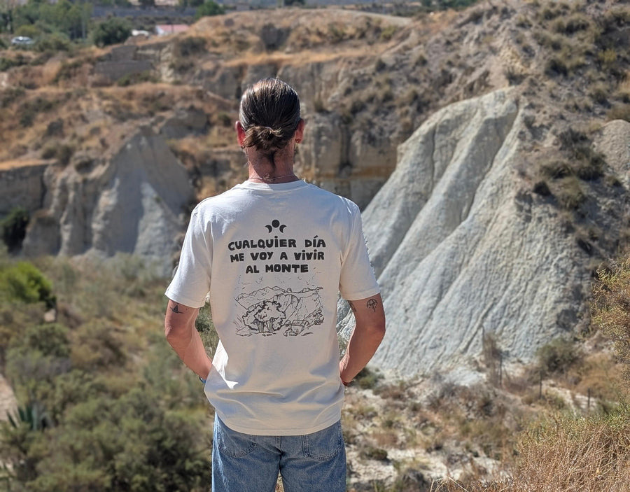 CAMISETA ME VOY AL MONTE
